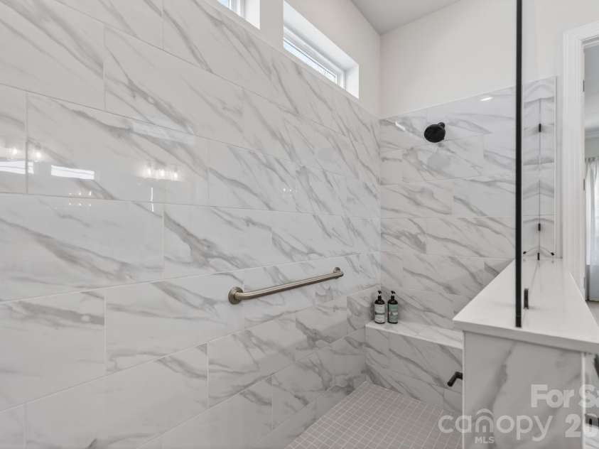 1405 Encore Lane, Waxhaw, NC 28173.  MLS# CAR4366207, YatesRealty ID 22650. Primary Shower