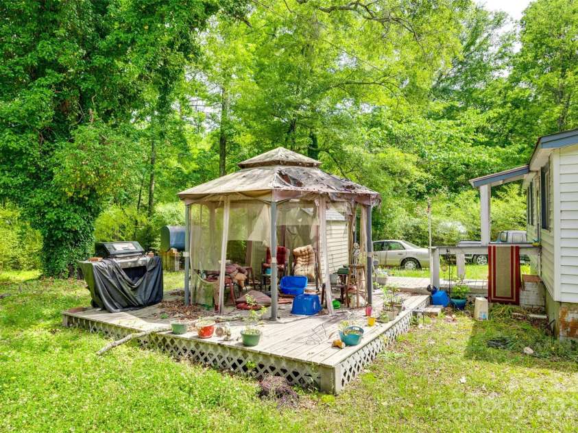 622 Neelys Creek Road, Rock Hill, SC 29730.  MLS# CAR4255792, YatesRealty ID 22651. 