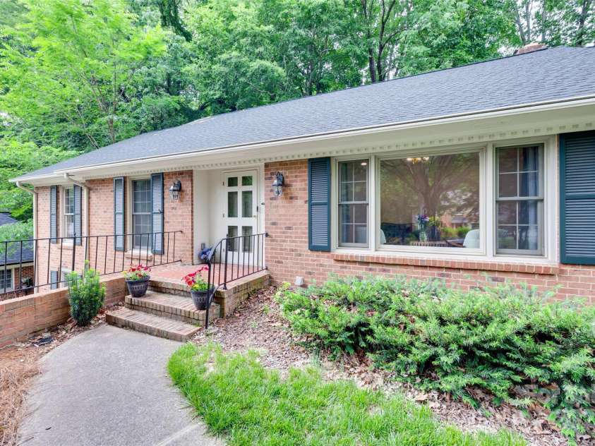6626 Rocky Falls Road, Charlotte, NC 28211.  MLS# CAR4262887, YatesRealty ID 22652. 
