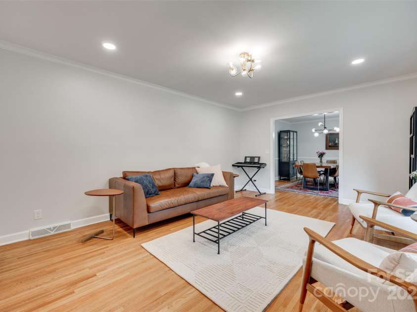 6626 Rocky Falls Road, Charlotte, NC 28211.  MLS# CAR4262887, YatesRealty ID 22652. 