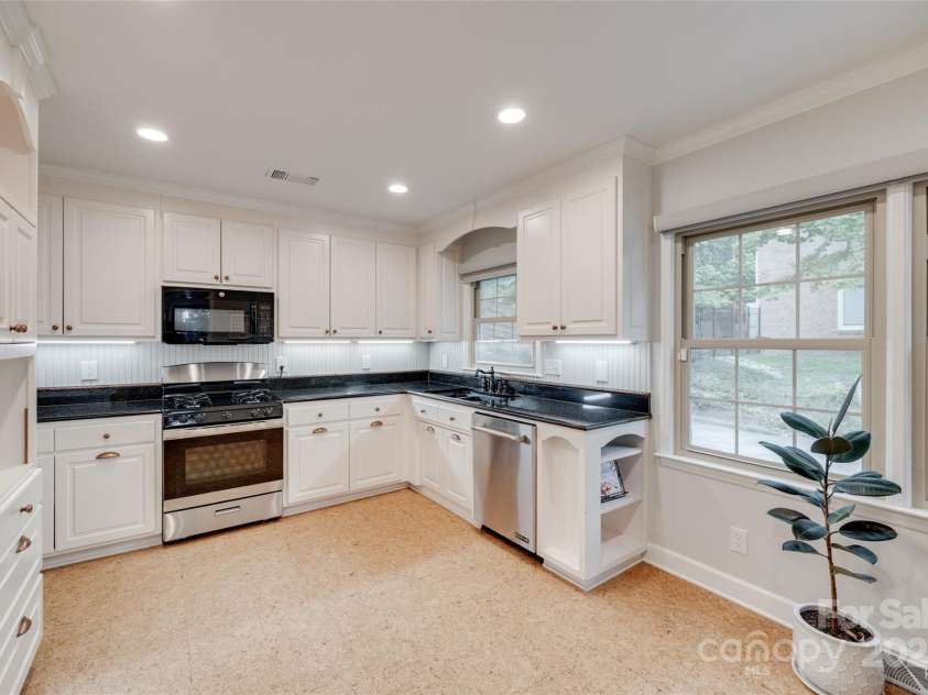 6626 Rocky Falls Road, Charlotte, NC 28211.  MLS# CAR4262887, YatesRealty ID 22652. 