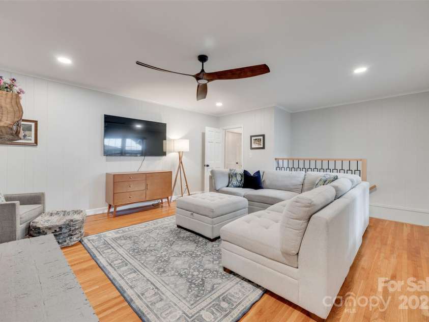 6626 Rocky Falls Road, Charlotte, NC 28211.  MLS# CAR4262887, YatesRealty ID 22652. 