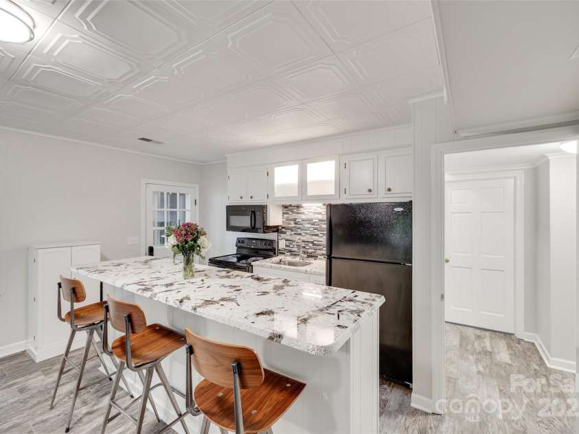 6626 Rocky Falls Road, Charlotte, NC 28211.  MLS# CAR4262887, YatesRealty ID 22652. 