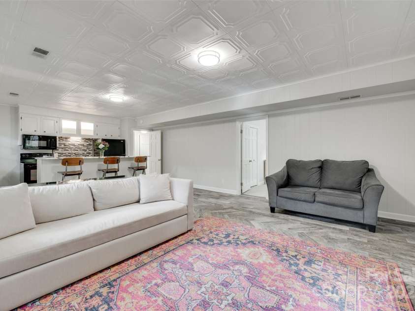 6626 Rocky Falls Road, Charlotte, NC 28211.  MLS# CAR4262887, YatesRealty ID 22652. 