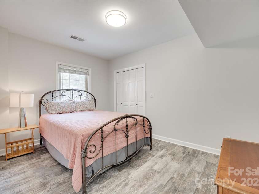 6626 Rocky Falls Road, Charlotte, NC 28211.  MLS# CAR4262887, YatesRealty ID 22652. 