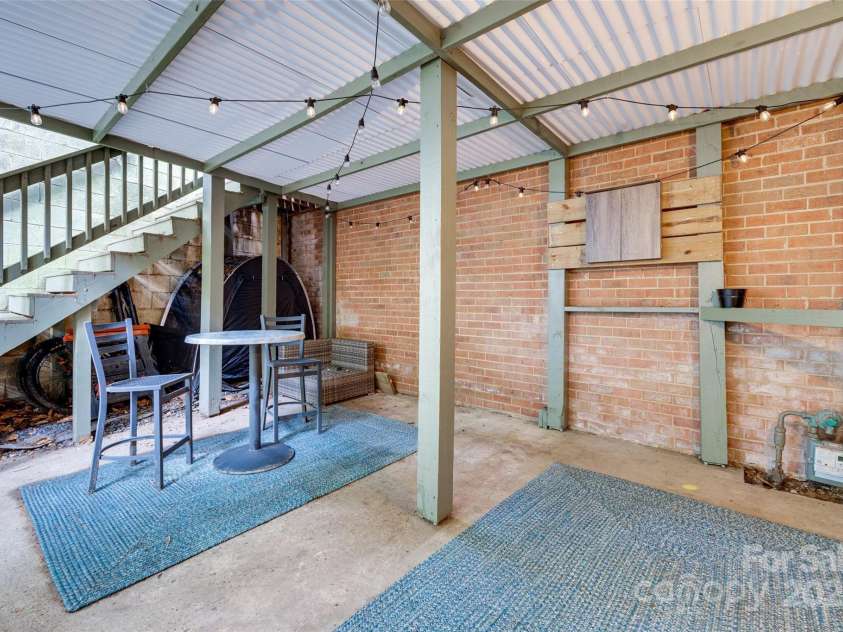 6626 Rocky Falls Road, Charlotte, NC 28211.  MLS# CAR4262887, YatesRealty ID 22652. 