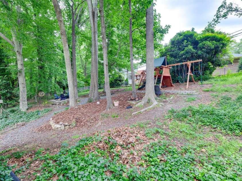 6626 Rocky Falls Road, Charlotte, NC 28211.  MLS# CAR4262887, YatesRealty ID 22652. 