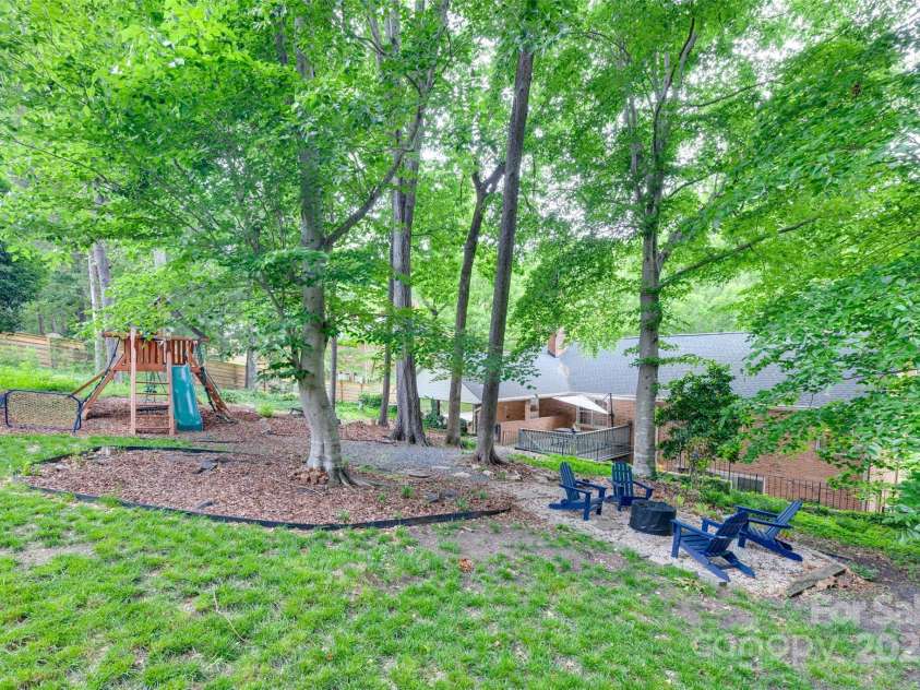 6626 Rocky Falls Road, Charlotte, NC 28211.  MLS# CAR4262887, YatesRealty ID 22652. 