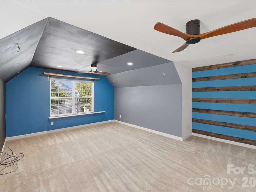 9303 Turning Wheel Drive, Charlotte, NC 28214.  MLS# CAR4377555, YatesRealty ID 22655. Bonus Room