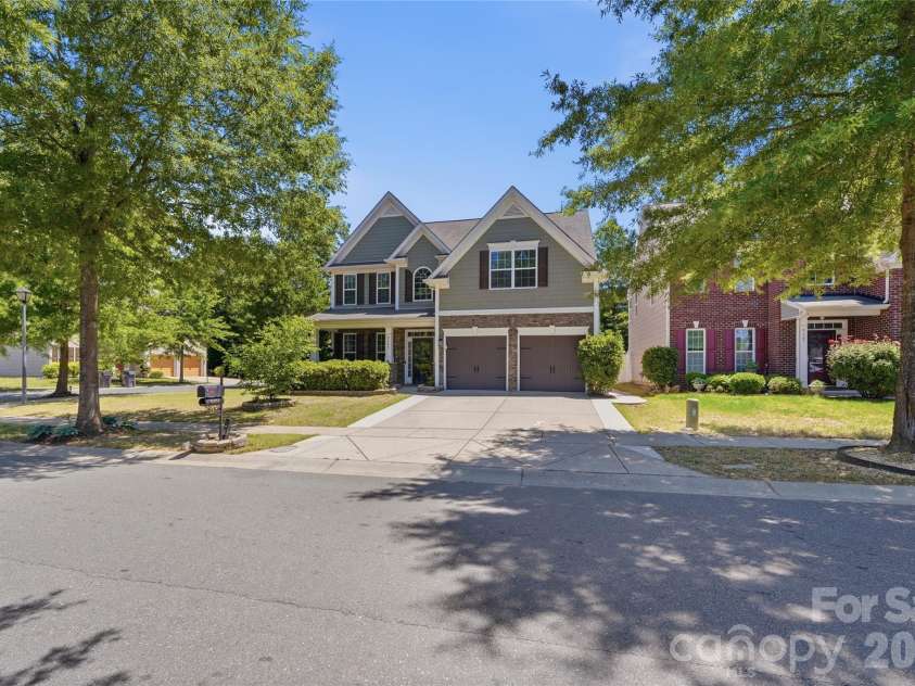 9303 Turning Wheel Drive, Charlotte, NC 28214.  MLS# CAR4377555, YatesRealty ID 22655. Front