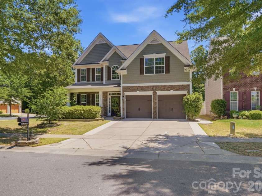 9303 Turning Wheel Drive, Charlotte, NC 28214.  MLS# CAR4377555, YatesRealty ID 22655. Front