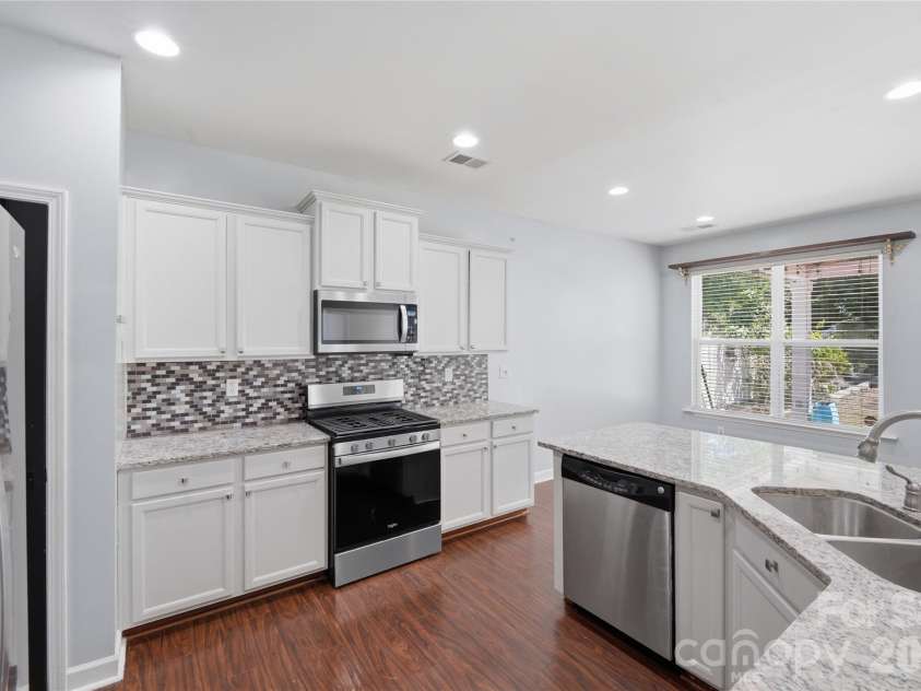 9303 Turning Wheel Drive, Charlotte, NC 28214.  MLS# CAR4377555, YatesRealty ID 22655. Kitchen