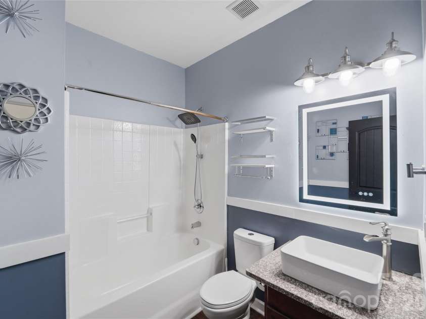 9303 Turning Wheel Drive, Charlotte, NC 28214.  MLS# CAR4377555, YatesRealty ID 22655. Main Floor Bathroom