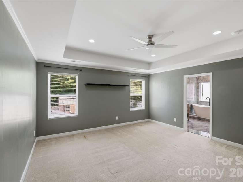 9303 Turning Wheel Drive, Charlotte, NC 28214.  MLS# CAR4377555, YatesRealty ID 22655. Owner Suite