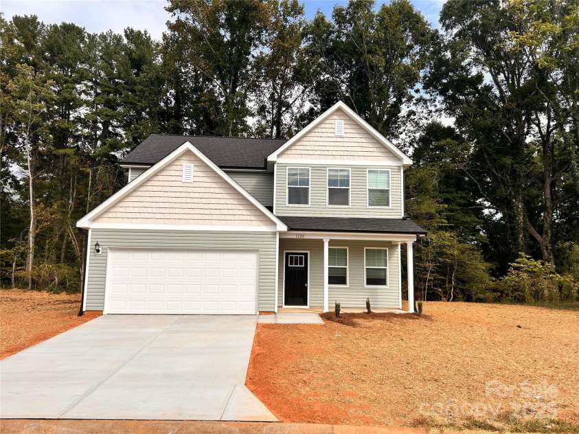 1220 Fall Day Circle, Lenoir, NC 28645.  MLS# CAR4275993, YatesRealty ID 22658. 
