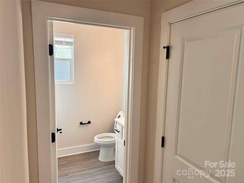 1220 Fall Day Circle, Lenoir, NC 28645.  MLS# CAR4275993, YatesRealty ID 22658. 