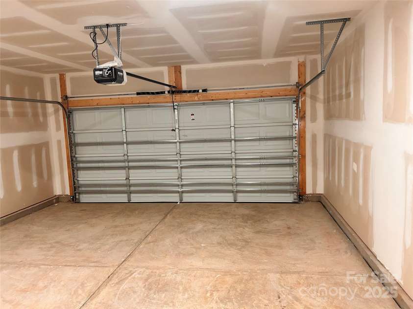 1220 Fall Day Circle, Lenoir, NC 28645.  MLS# CAR4275993, YatesRealty ID 22658. 