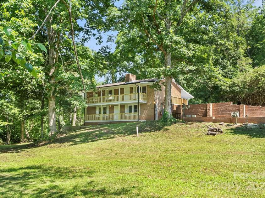 103 Emorywood Drive, Morganton, NC 28655.  MLS# CAR4276003, YatesRealty ID 22659. 
