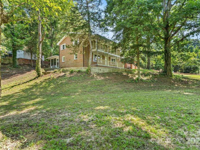 103 Emorywood Drive, Morganton, NC 28655.  MLS# CAR4276003, YatesRealty ID 22659. 