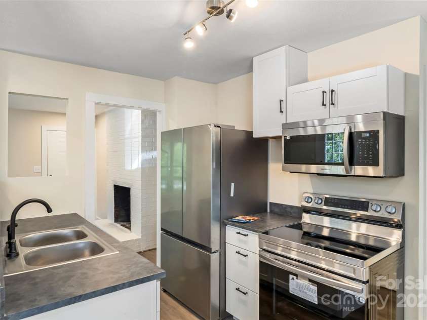 103 Emorywood Drive, Morganton, NC 28655.  MLS# CAR4276003, YatesRealty ID 22659. 