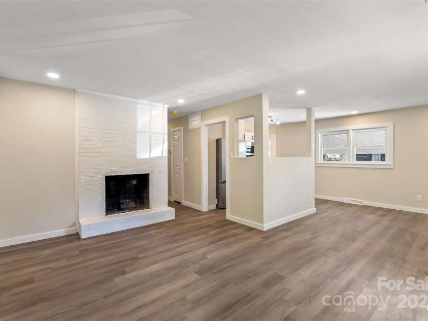 103 Emorywood Drive, Morganton, NC 28655.  MLS# CAR4276003, YatesRealty ID 22659. 