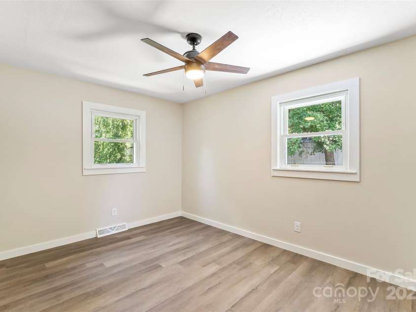 103 Emorywood Drive, Morganton, NC 28655.  MLS# CAR4276003, YatesRealty ID 22659. 