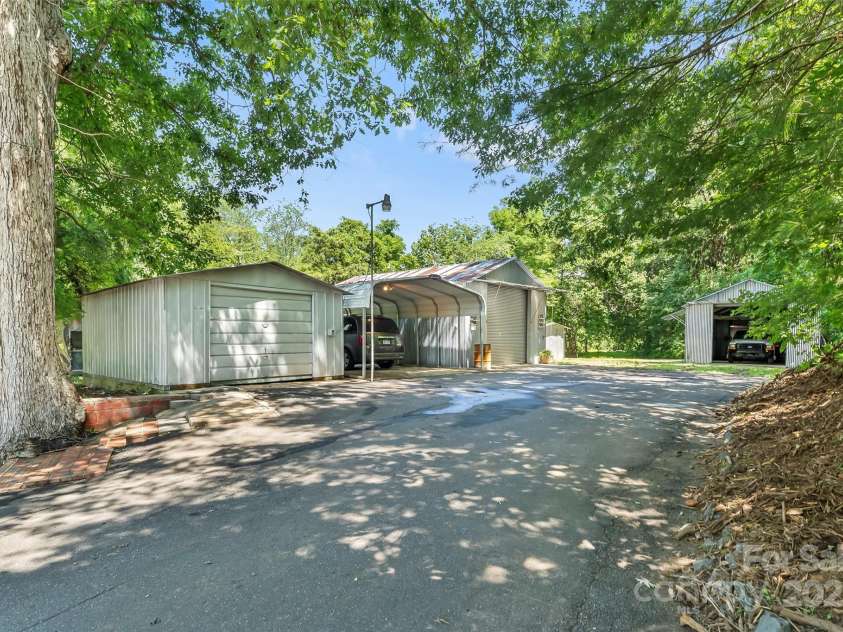 103 Emorywood Drive, Morganton, NC 28655.  MLS# CAR4276003, YatesRealty ID 22659. 