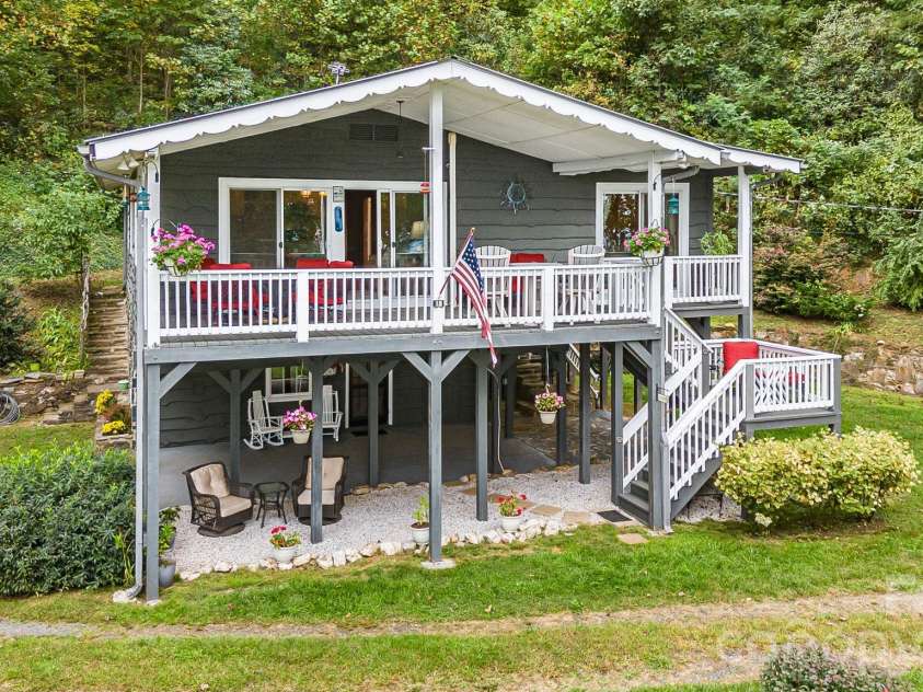 199 Alpine Drive, Little Switzerland, NC 28749.  MLS# CAR4307450, YatesRealty ID 2266. 