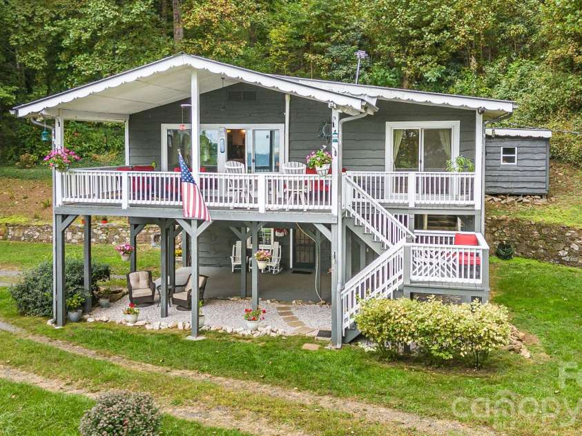 199 Alpine Drive, Little Switzerland, NC 28749.  MLS# CAR4307450, YatesRealty ID 2266. 