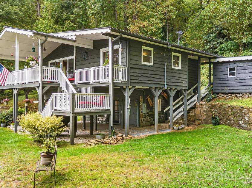 199 Alpine Drive, Little Switzerland, NC 28749.  MLS# CAR4307450, YatesRealty ID 2266. 