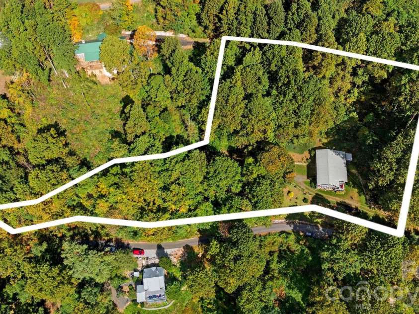 199 Alpine Drive, Little Switzerland, NC 28749.  MLS# CAR4307450, YatesRealty ID 2266. 