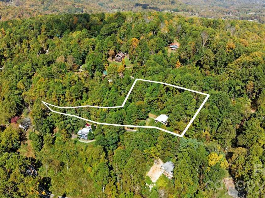 199 Alpine Drive, Little Switzerland, NC 28749.  MLS# CAR4307450, YatesRealty ID 2266. 