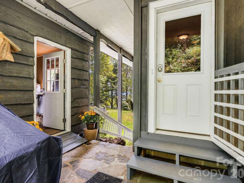 199 Alpine Drive, Little Switzerland, NC 28749.  MLS# CAR4307450, YatesRealty ID 2266. 