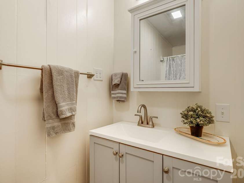 199 Alpine Drive, Little Switzerland, NC 28749.  MLS# CAR4307450, YatesRealty ID 2266. 