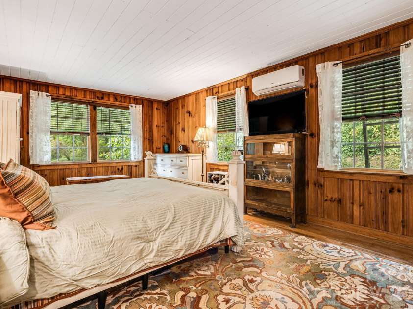 199 Alpine Drive, Little Switzerland, NC 28749.  MLS# CAR4307450, YatesRealty ID 2266. 