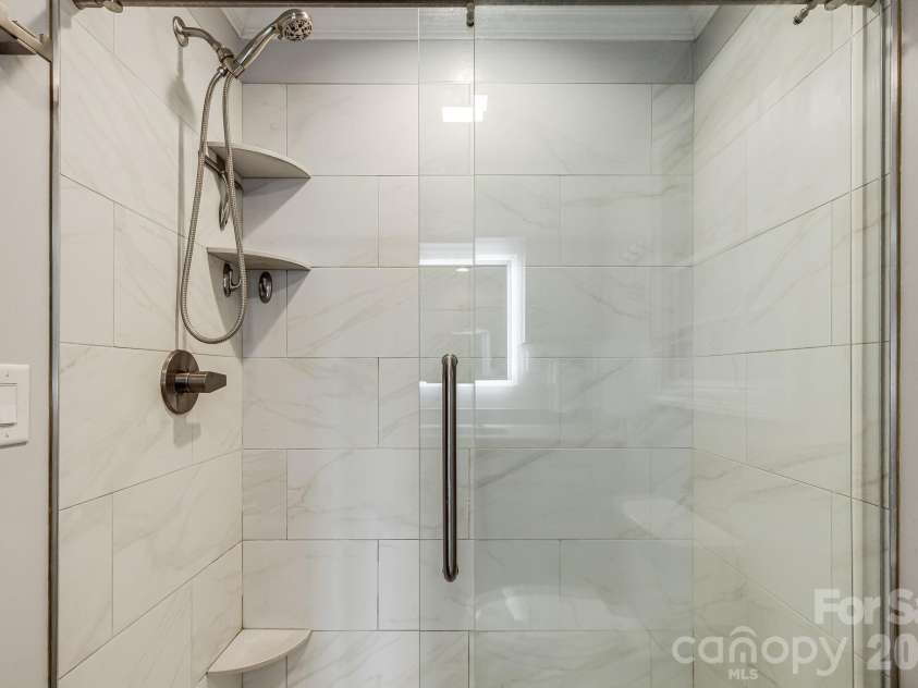 199 Alpine Drive, Little Switzerland, NC 28749.  MLS# CAR4307450, YatesRealty ID 2266. 