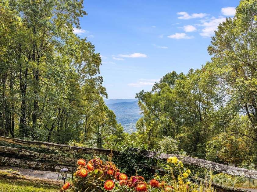 199 Alpine Drive, Little Switzerland, NC 28749.  MLS# CAR4307450, YatesRealty ID 2266. 