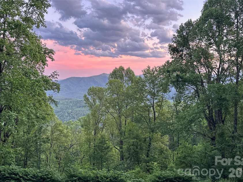 199 Alpine Drive, Little Switzerland, NC 28749.  MLS# CAR4307450, YatesRealty ID 2266. 