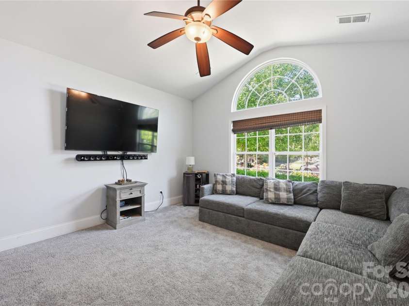 4341 Bright Road, Charlotte, NC 28214.  MLS# CAR4382010, YatesRealty ID 22660. 