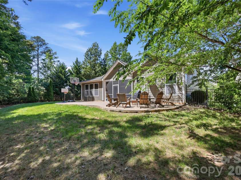 4341 Bright Road, Charlotte, NC 28214.  MLS# CAR4382010, YatesRealty ID 22660. 