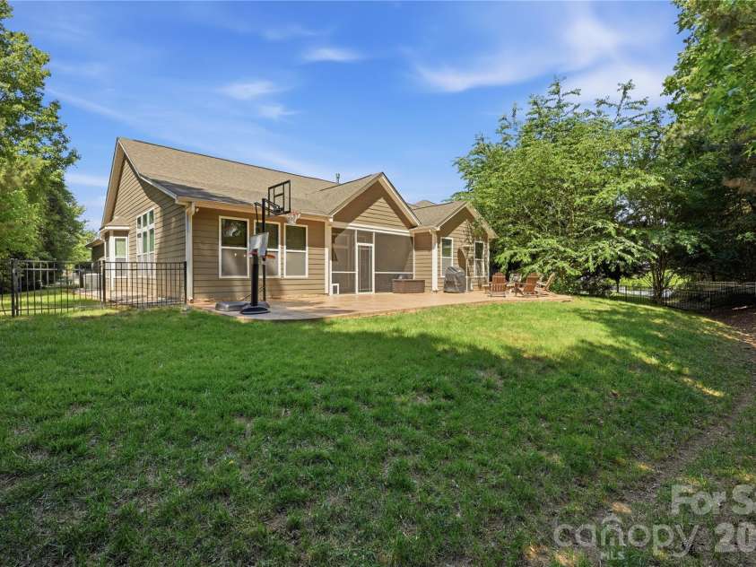 4341 Bright Road, Charlotte, NC 28214.  MLS# CAR4382010, YatesRealty ID 22660. 