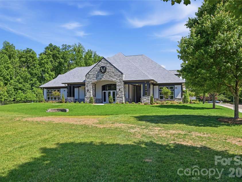 4341 Bright Road, Charlotte, NC 28214.  MLS# CAR4382010, YatesRealty ID 22660. 