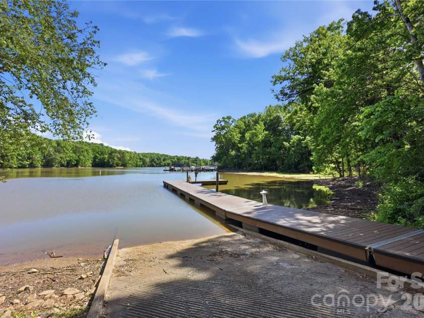 4341 Bright Road, Charlotte, NC 28214.  MLS# CAR4382010, YatesRealty ID 22660. 