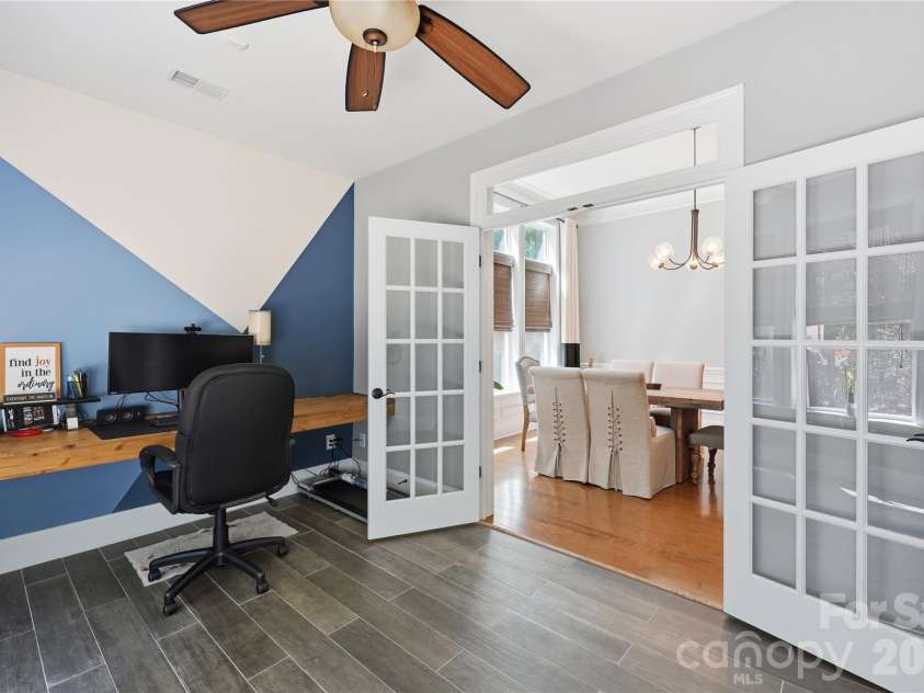 4341 Bright Road, Charlotte, NC 28214.  MLS# CAR4382010, YatesRealty ID 22660. Bright Office