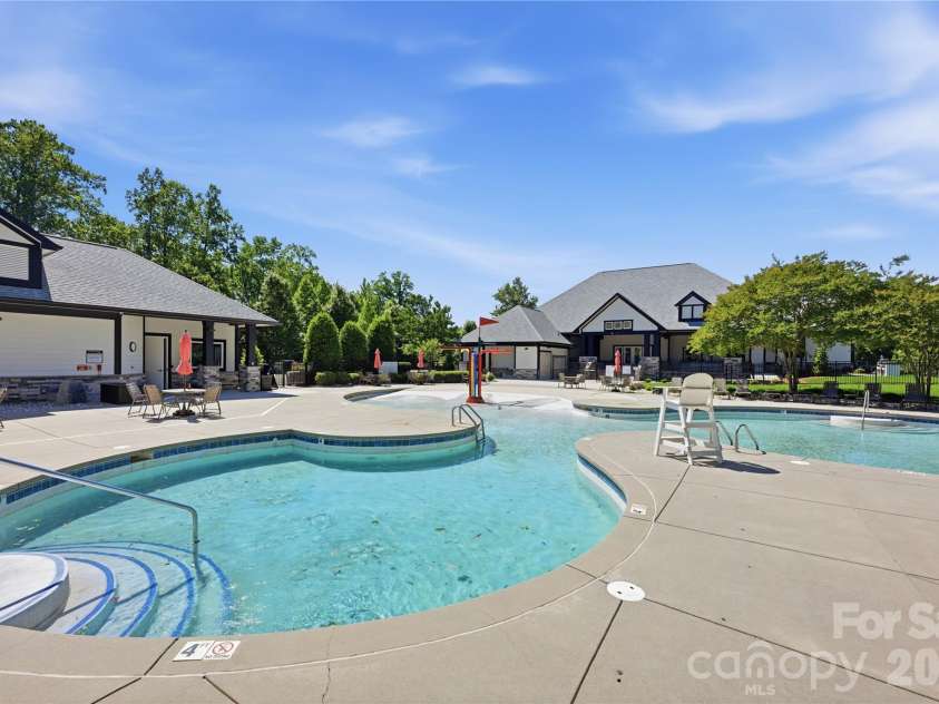 4341 Bright Road, Charlotte, NC 28214.  MLS# CAR4382010, YatesRealty ID 22660. Community Pool