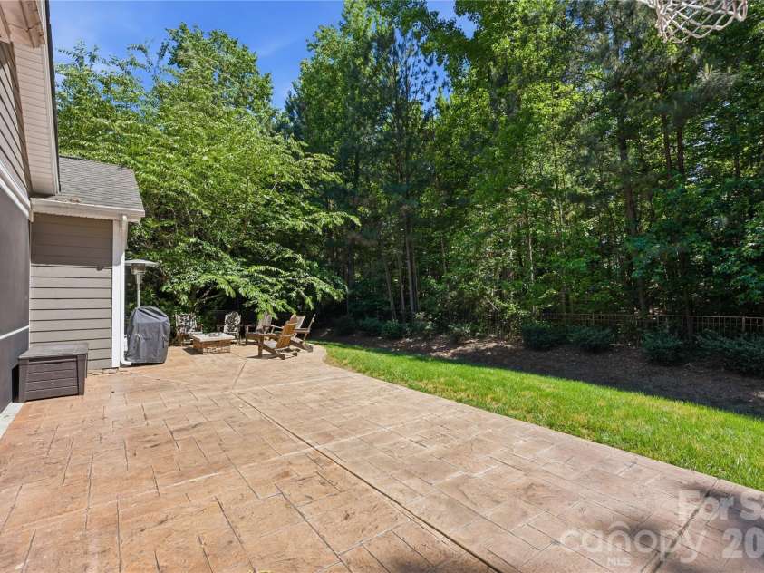 4341 Bright Road, Charlotte, NC 28214.  MLS# CAR4382010, YatesRealty ID 22660. Look at that privacy!
