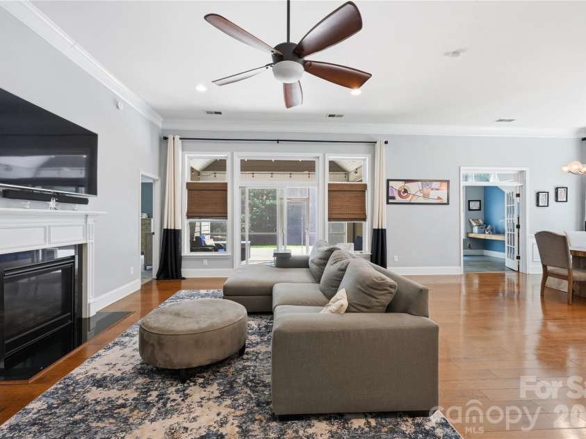 4341 Bright Road, Charlotte, NC 28214.  MLS# CAR4382010, YatesRealty ID 22660. Open Living Room