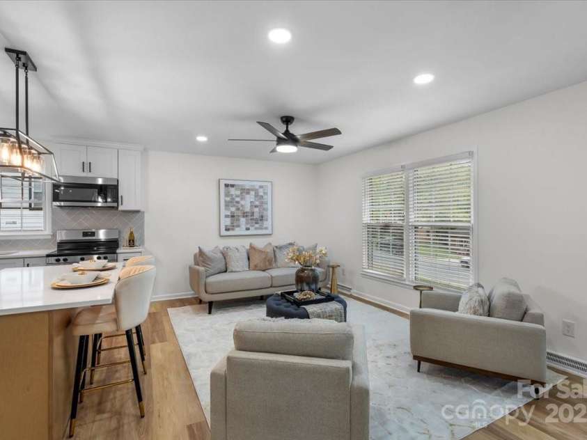 4932 Delivau Drive, Charlotte, NC 28215.  MLS# CAR4275777, YatesRealty ID 22660. 