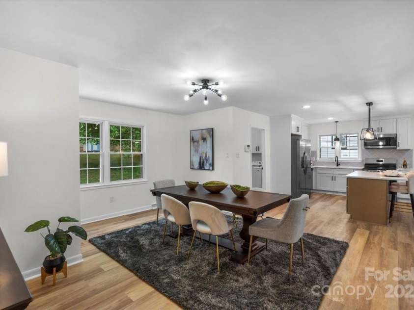 4932 Delivau Drive, Charlotte, NC 28215.  MLS# CAR4275777, YatesRealty ID 22660. 