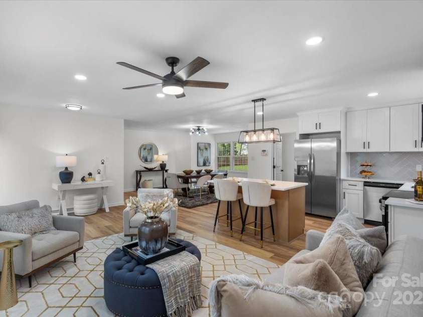 4932 Delivau Drive, Charlotte, NC 28215.  MLS# CAR4275777, YatesRealty ID 22660. Thoughtful open concept living